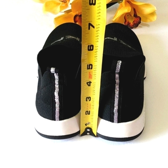 DKNY BLACK WHITE RHINESTONE SLIP-ON SNEAKERS SIZE 5 NWOT - Picture 13 of 14